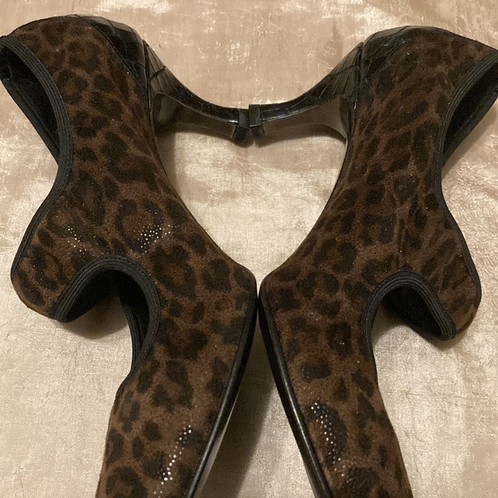 Donald J. Pliner Edna Leopard Kitten Heel Pumps - Picture 3 of 6